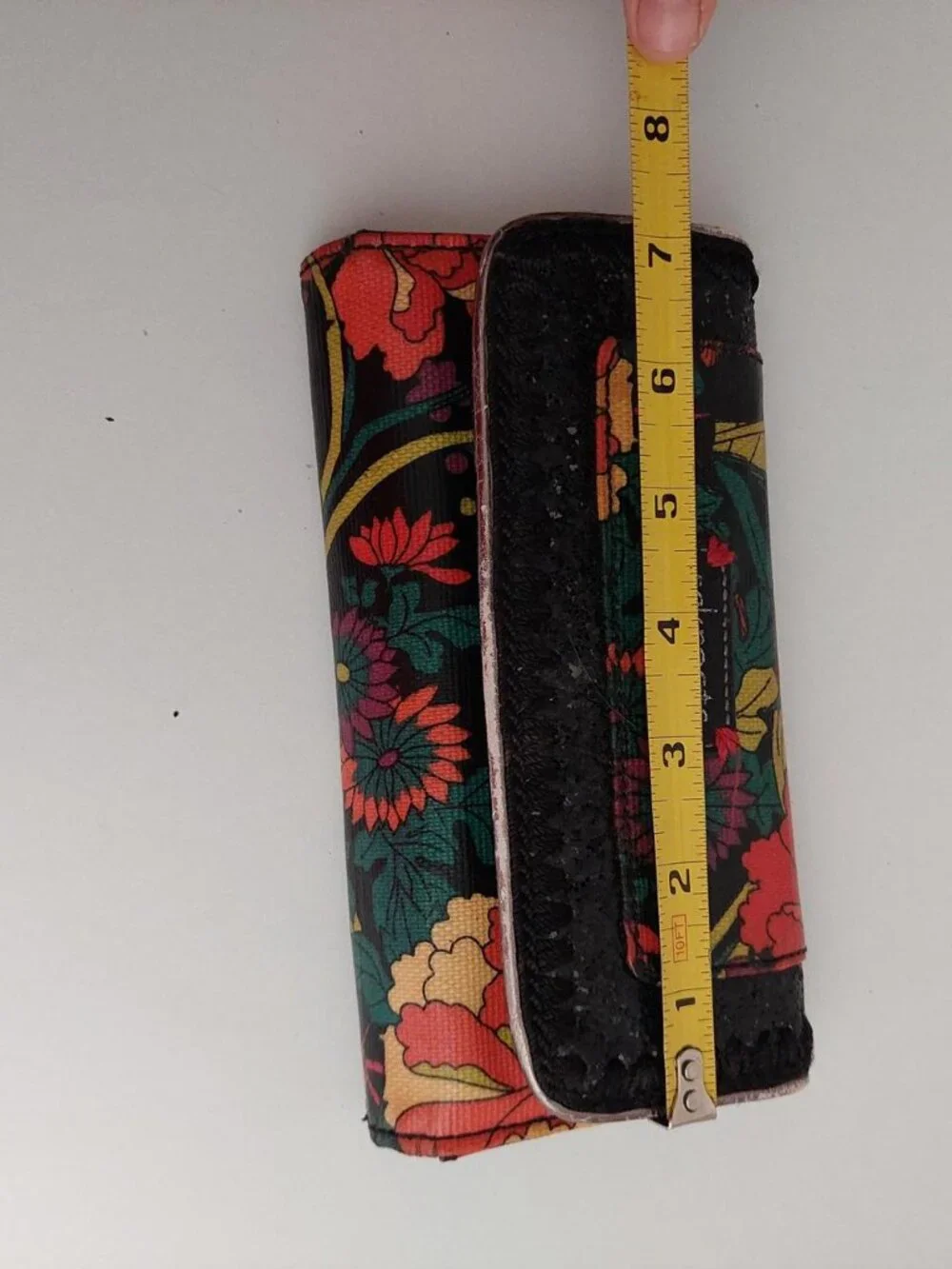 Floral print wallet with zipper pocket sakroots #floral #accessories